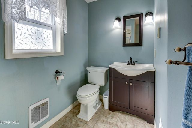 563 Old Sharon Road, Canajoharie, NY 13317