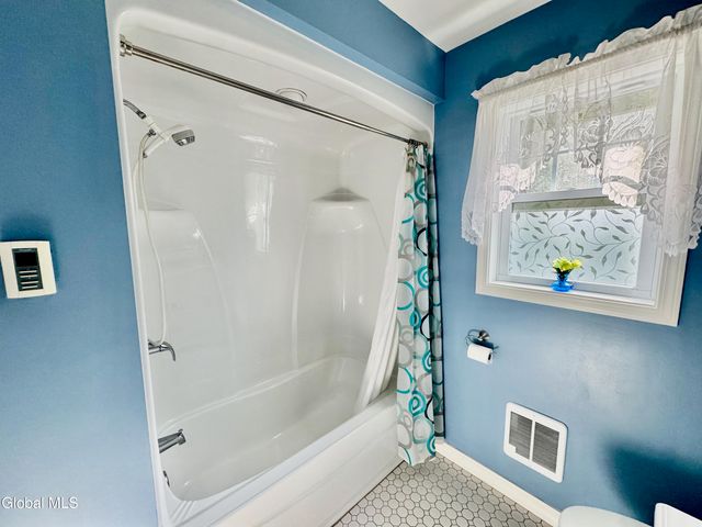 563 Old Sharon Road, Canajoharie, NY 13317