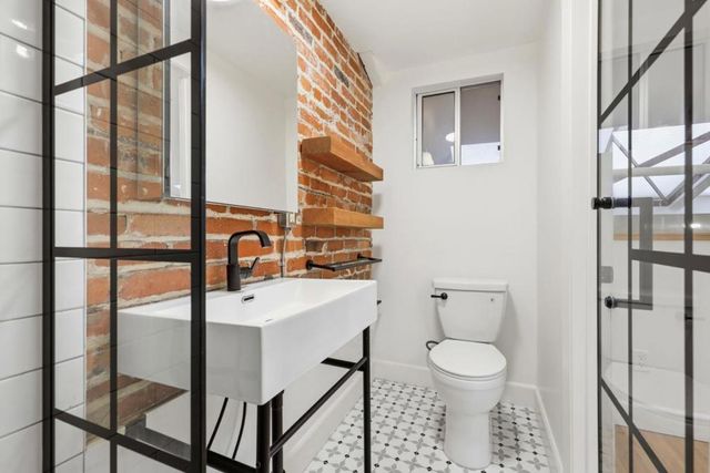 1501 37th Avenue B6, Oakland, CA 94601