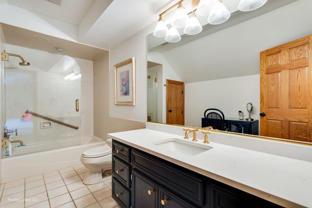 38W710 Bonnie Court, St. Charles, IL 60175