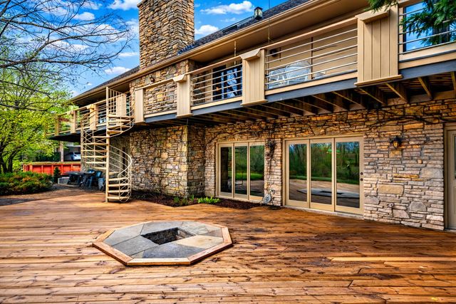 38W710 Bonnie Court, St. Charles, IL 60175