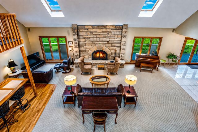 38W710 Bonnie Court, St. Charles, IL 60175