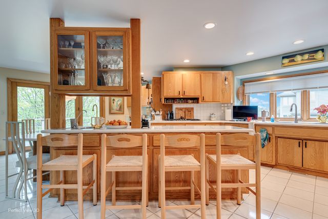 38W710 Bonnie Court, St. Charles, IL 60175