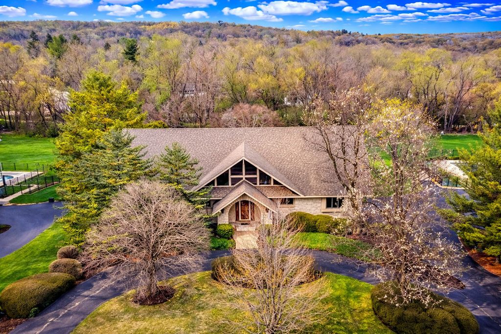 38W710 Bonnie Court, St. Charles, IL 60175