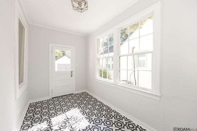 135 Belleview Dr, Baton Rouge, LA 70806