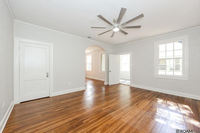 135 Belleview Dr, Baton Rouge, LA 70806