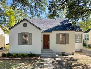 135 Belleview Dr, Baton Rouge, LA 70806