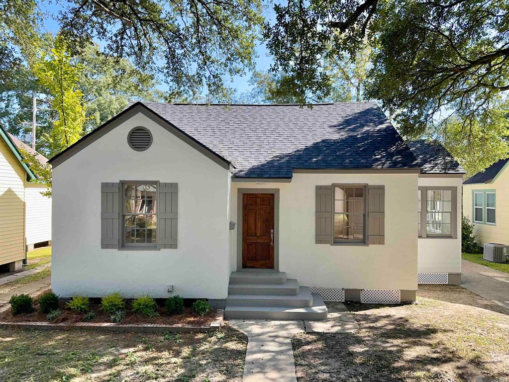 135 Belleview Dr, Baton Rouge, LA 70806