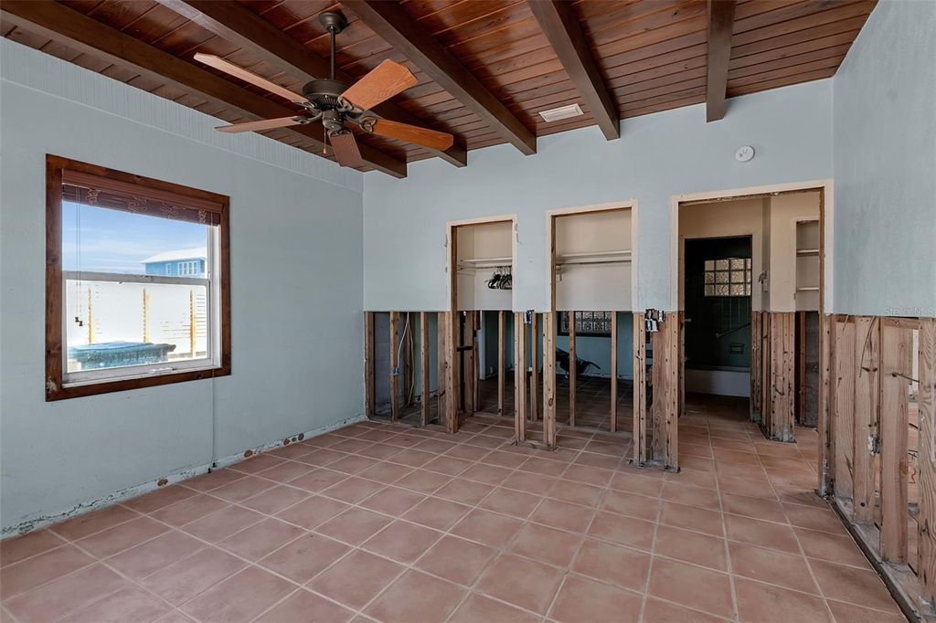 Image 16 of property listing at 40 SAND DOLLAR LANE, Englewood, FL 34223