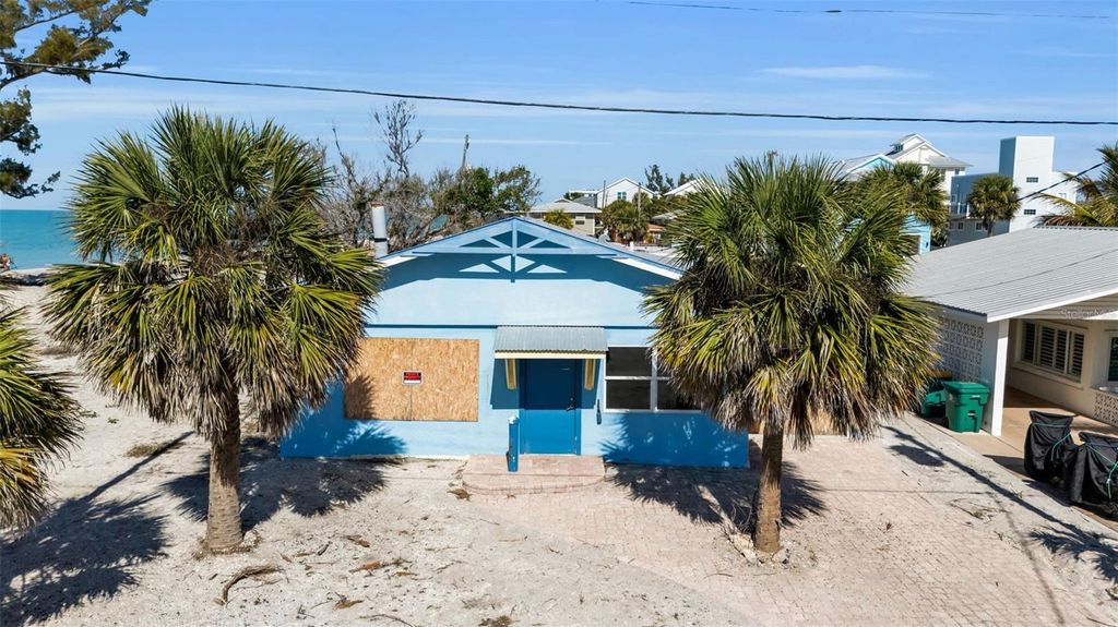 Image 23 of property listing at 40 SAND DOLLAR LANE, Englewood, FL 34223