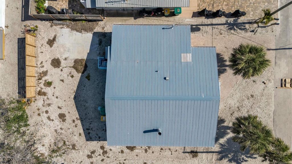 Image 24 of property listing at 40 SAND DOLLAR LANE, Englewood, FL 34223