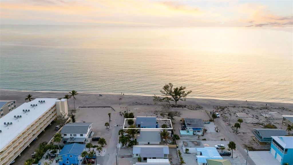 Image 27 of property listing at 40 SAND DOLLAR LANE, Englewood, FL 34223