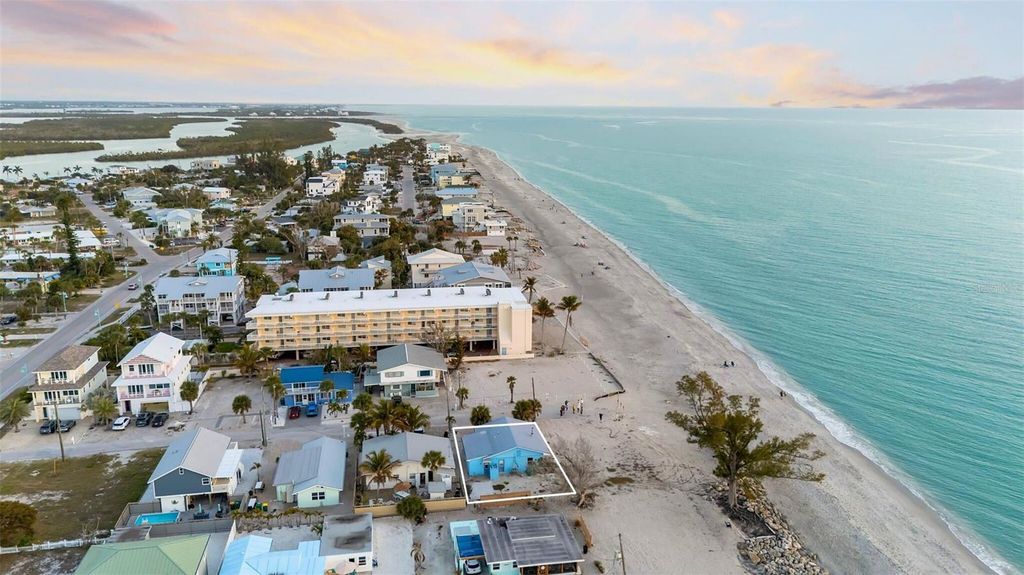 Image 29 of property listing at 40 SAND DOLLAR LANE, Englewood, FL 34223