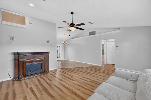 135 JUNIPER LOOP, Ocala, FL 34480