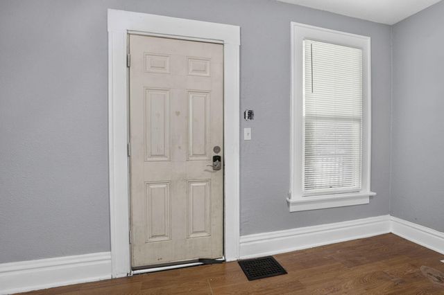 104-106 N Hague Avenue, Columbus, OH 43204