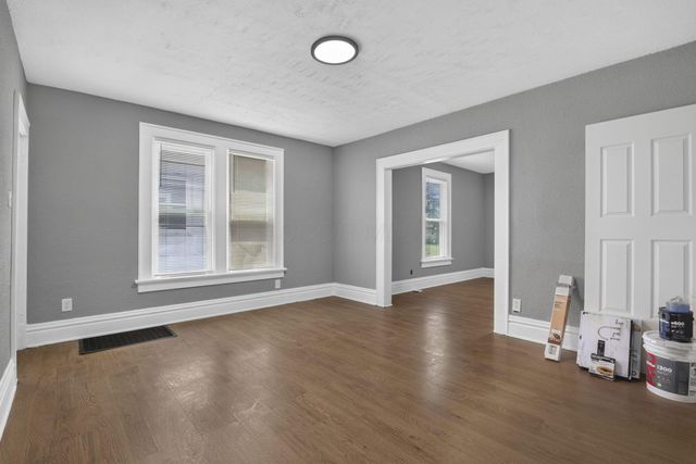 104-106 N Hague Avenue, Columbus, OH 43204