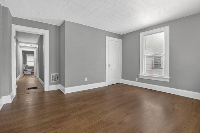 104-106 N Hague Avenue, Columbus, OH 43204