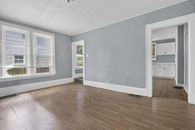 104-106 N Hague Avenue, Columbus, OH 43204