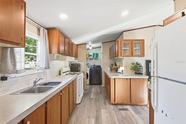 106 BROWNS ROAD, San Mateo, FL 32187