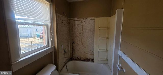 11 BRISTOL AVE, Luray, VA 22835