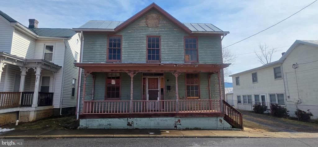 11 BRISTOL AVE, Luray, VA 22835