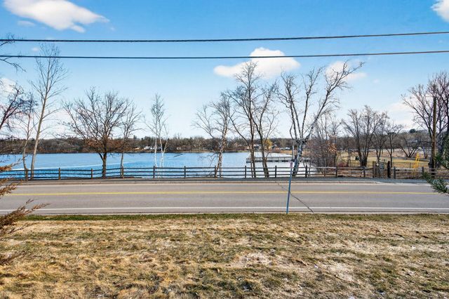 221 McCarrons Place W, Roseville, MN 55113