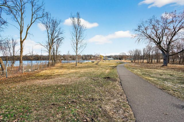 221 McCarrons Place W, Roseville, MN 55113