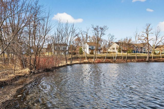 221 McCarrons Place W, Roseville, MN 55113