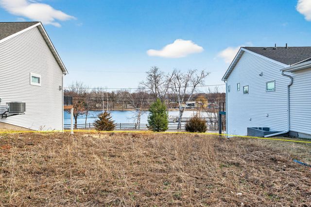 221 McCarrons Place W, Roseville, MN 55113