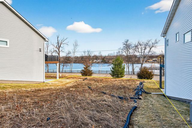 221 McCarrons Place W, Roseville, MN 55113