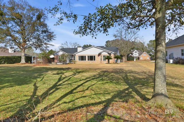 9175 Clubhouse Drive, Foley, AL 36535