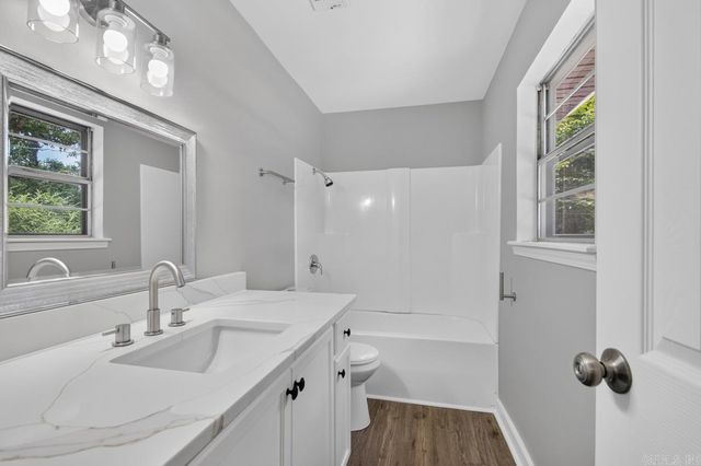 715 Rosewood, Benton, AR 72015