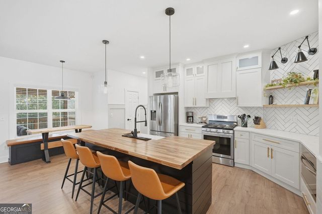 6625 River Island Circle, Buford, GA 30518