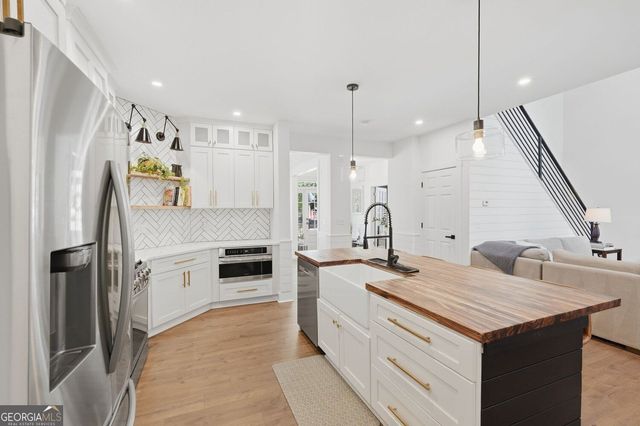 6625 River Island Circle, Buford, GA 30518