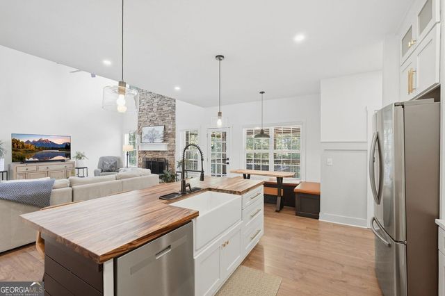 6625 River Island Circle, Buford, GA 30518