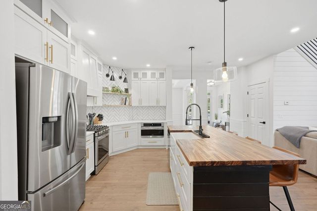 6625 River Island Circle, Buford, GA 30518