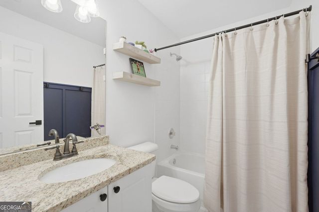 6625 River Island Circle, Buford, GA 30518