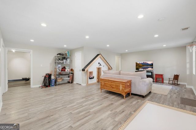6625 River Island Circle, Buford, GA 30518