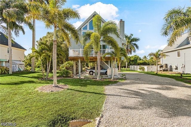 7443 Pomegranate DR, Bokeelia, FL 33922