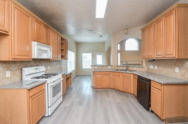 15114 Snow Hill Court, Sugar Land, TX 77498