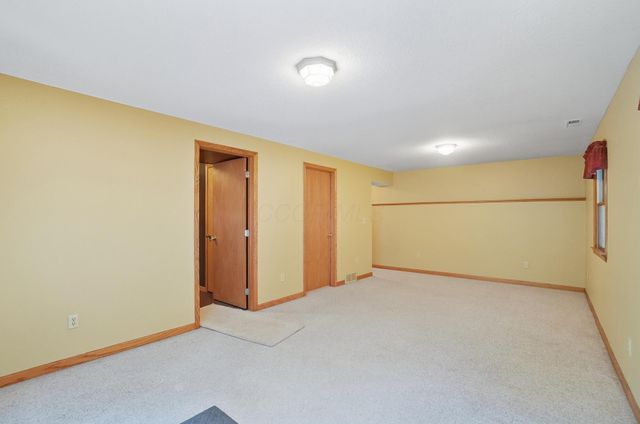 400 Brentwood Drive NE, Newark, OH 43055