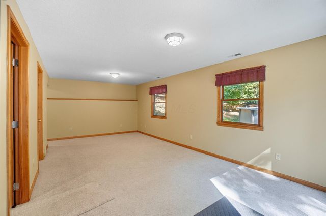 400 Brentwood Drive NE, Newark, OH 43055