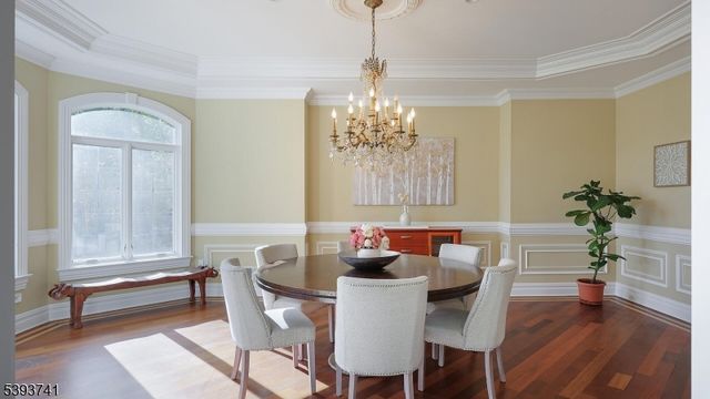 115 Old Somerset Rd, Watchung Boro, NJ 07069