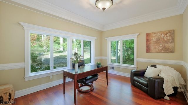 115 Old Somerset Rd, Watchung Boro, NJ 07069