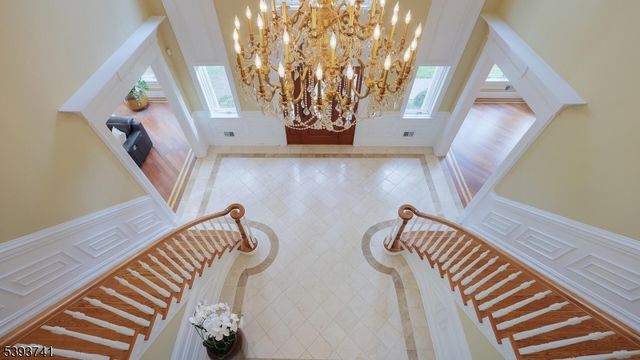 115 Old Somerset Rd, Watchung Boro, NJ 07069