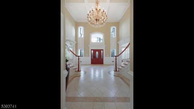 115 Old Somerset Rd, Watchung Boro, NJ 07069