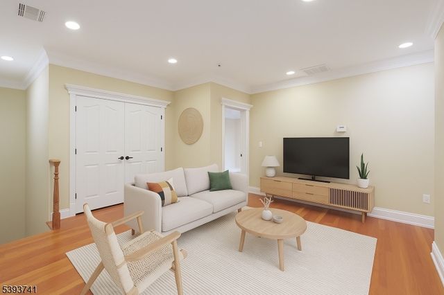 115 Old Somerset Rd, Watchung Boro, NJ 07069
