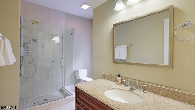 115 Old Somerset Rd, Watchung Boro, NJ 07069