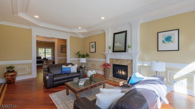 115 Old Somerset Rd, Watchung Boro, NJ 07069