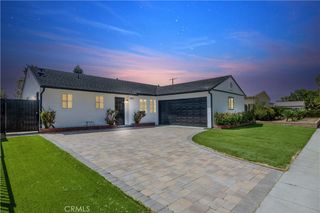 7927 Zelzah, Reseda, CA 91335